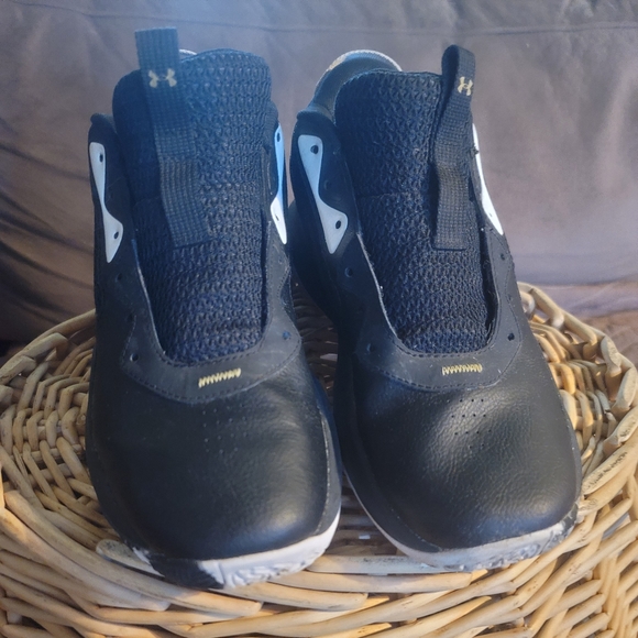 Under Armor Lockdown 6 Basketball Shoes Size 7Y - Picture 2 of 9